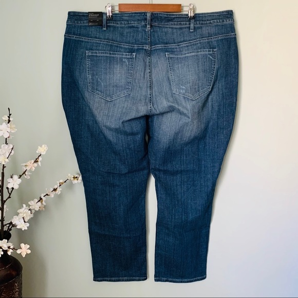 Lane Bryant Mid Rise Straight Leg Jean NWT Size 28 - Picture 3 of 7